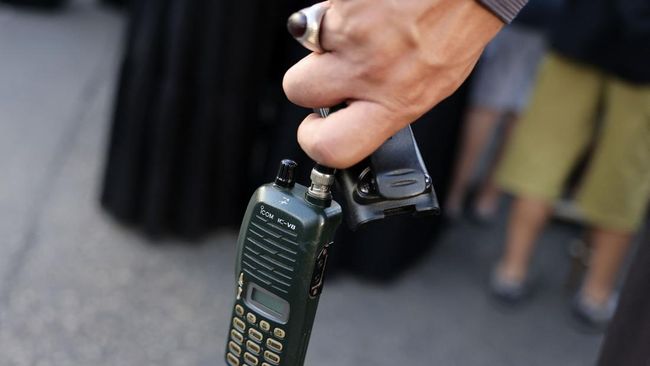 Perusahaan Jepang Menyelidiki Meledaknya Ratusan Walkie Talkie Hizbullah